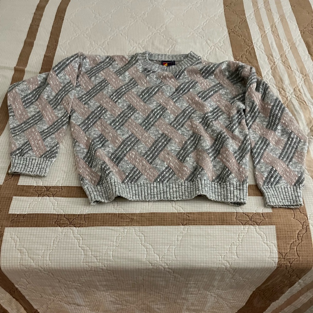 A sweater from Bealls Florida sport mixed colors. it’s an extra large.